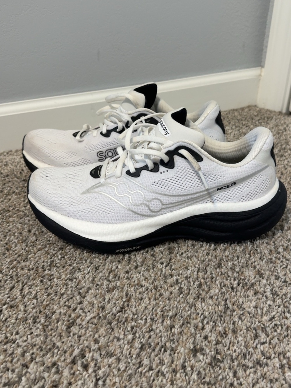 Saucony Women's White and Black Ride Running Shoes